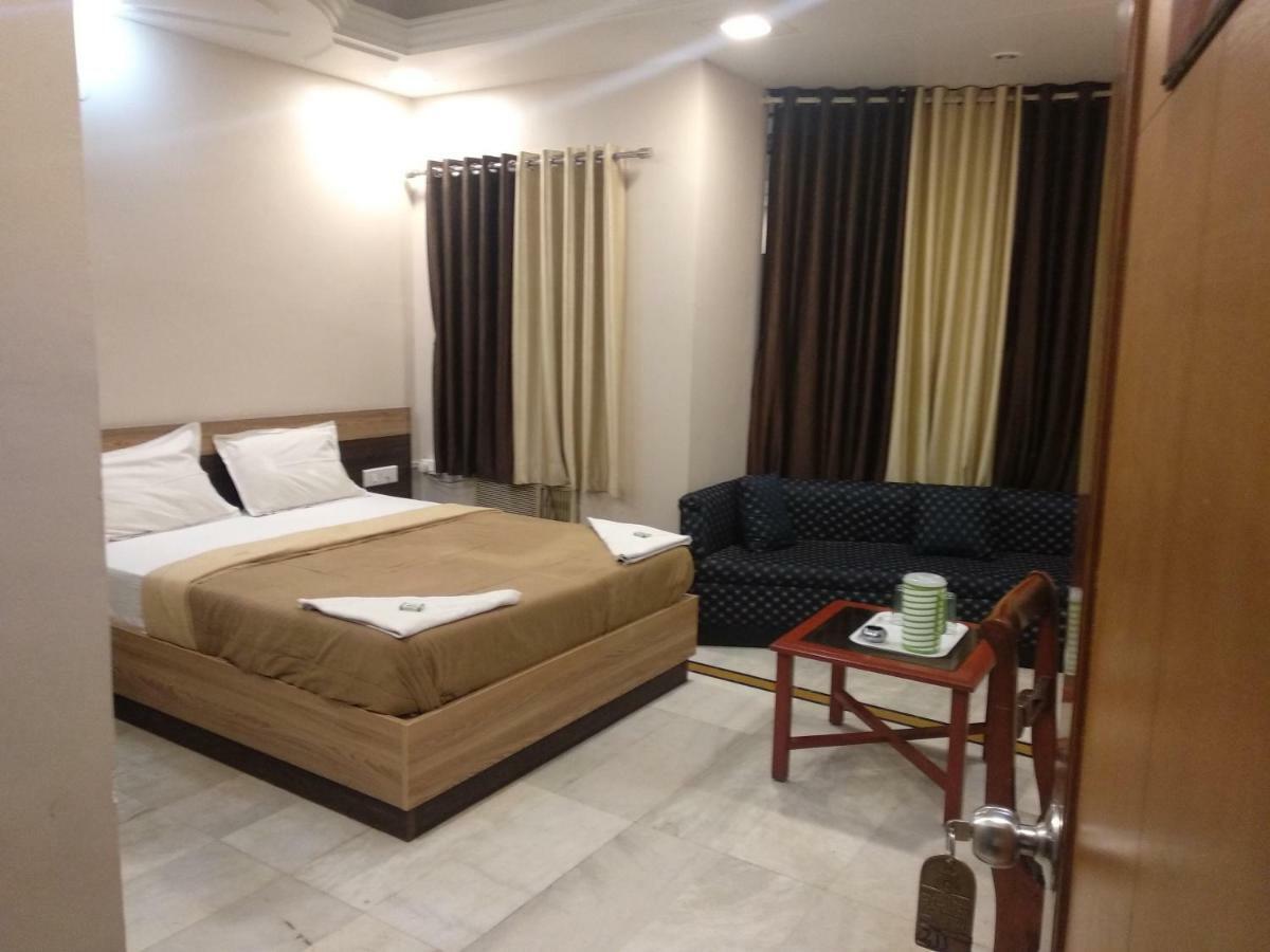 Hotel Rajwada International Белгаум Экстерьер фото